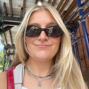 Meet your Posher, Madeleine